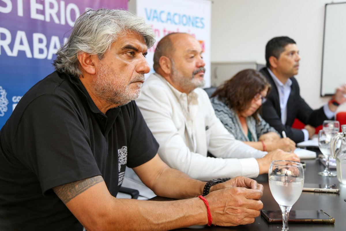 waltercorreaok's tweet photo. Junto a autoridades laborales de las provincias analizamos el impacto de la Reforma Laboral y ratificamos una posición común.

El Artículo 20 es un ataque contra el federalismo: pretende quitar a las provincias su poder de policía laboral y debilitar derechos conquistados. https://t.co/ddjVriXmdX