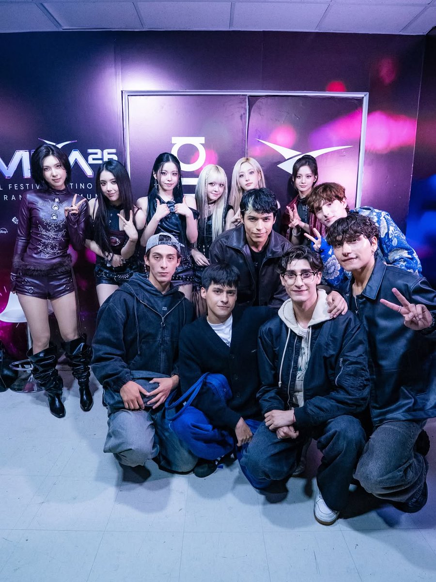 Chilean Boy Group Q_ARE posted a picture together with NMIXX

“what a huge honor it was to meet NMIXX, a moment we’ll treasure forever 😭💫”