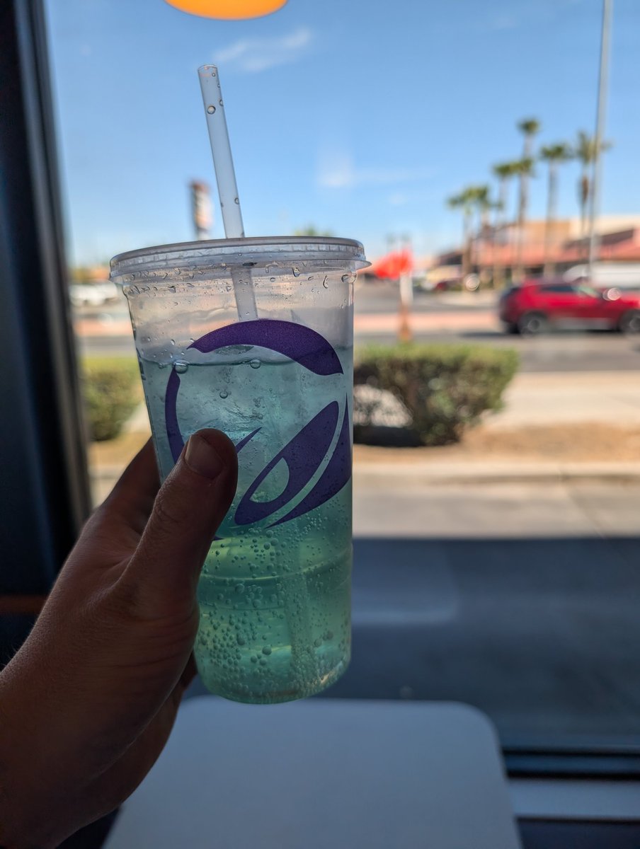 jmeneely3's tweet photo. @WhatChaosShow @PeteBlackburn @shawn_depaz gotta get Baja Blast when you get Taco Bell! https://t.co/OIZLc1Xcin