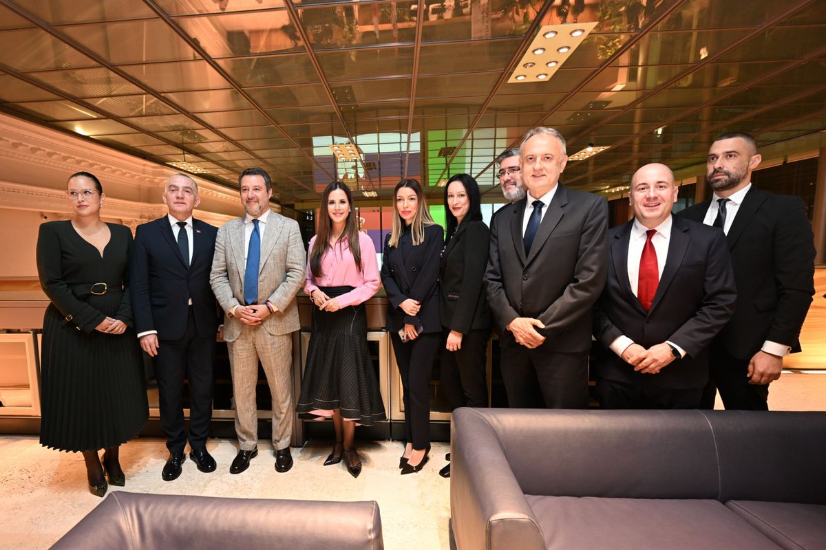 Генерални секретар Министарства спољних послова Републике Србије Душан Козарев <a href="/DKozarev1984/">Душан Козарев / Dusan Kozarev</a> боравио је у посети Риму, где је одржао радни састанак са генералним секретаром Министарства иностраних послова и међународне сарадње Италије Рикардом Гвариљом 

Изражено је задовољство