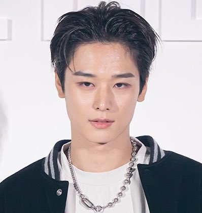 kittenzuyo's tweet photo. well.. his greed sickens me https://t.co/cbqj74uP14
