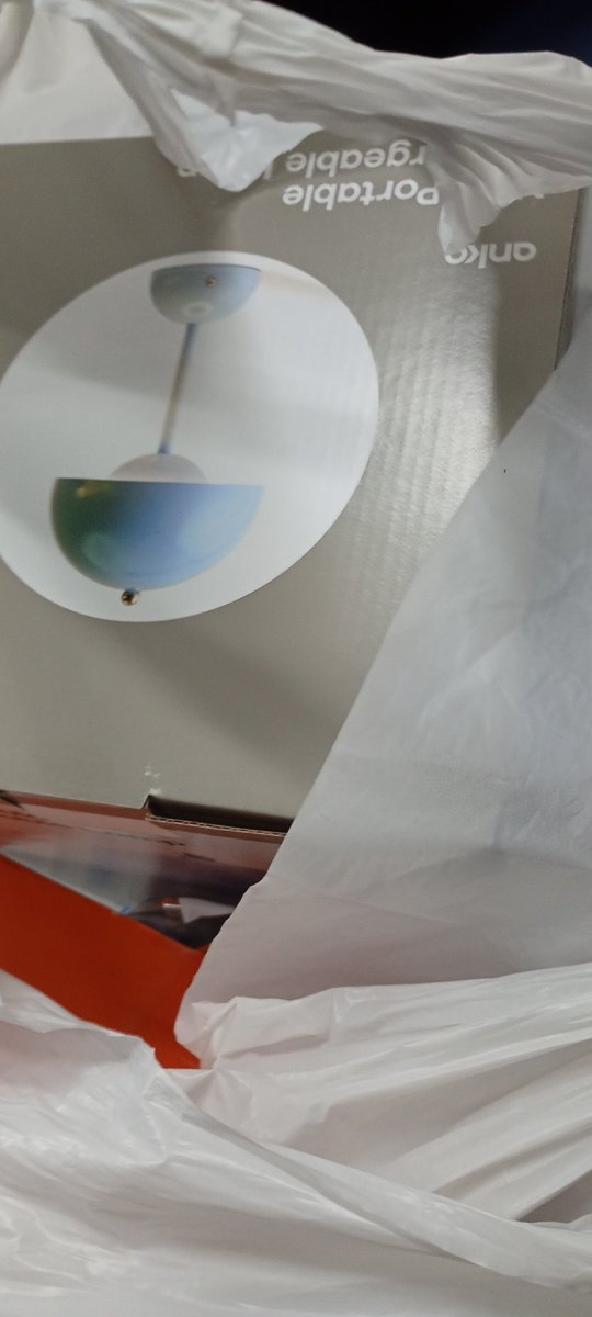 MarkDABond's tweet image. So it was the whole new nother thing @EmmaWatson !

Standing at the @Kmart register in my @DoctorWho ensem garb and the register breaks down and we have to TOTO (Turn it Off Turn it On again).

So.

Yeah!

#DoctorWho #TwoDoctors