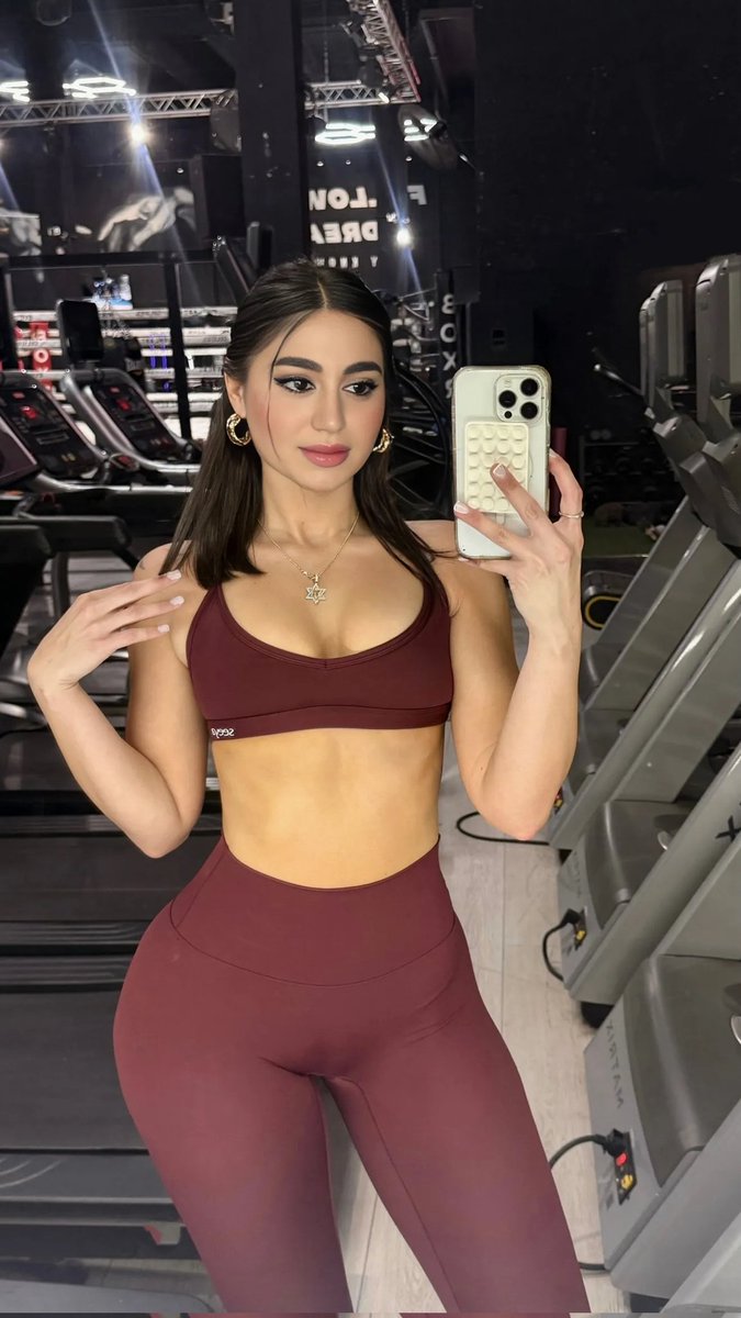 soniasaeei's tweet image. Gym therapy is the best therapy. ❤️Matching my outfit with my goals. What’s your goal for today? Let's talk. 
#FitnessMotivation #GymGirl #BodyGoals #Workout #OOTD #FitnessJourney #FitCheck