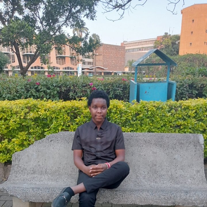 blapa_king's tweet photo. @ademoye_mercy https://t.co/GIfwDbX8WM
