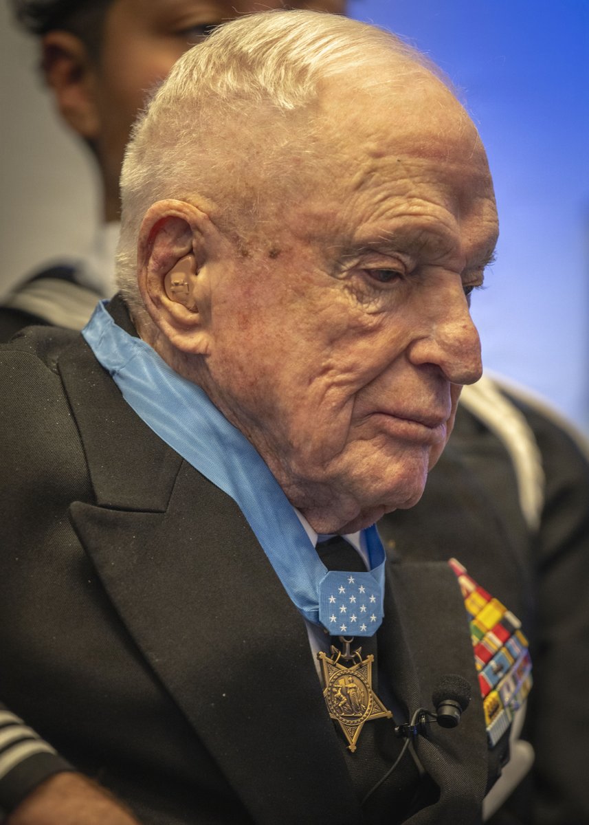 USNavy's tweet image. Capt. Elmer Royce Williams (Ret.) was formally inducted into the Hall of Heroes today. 

Surrounded by family, Shipmates, and leaders, we honored his extraordinary valor and enduring legacy of service.