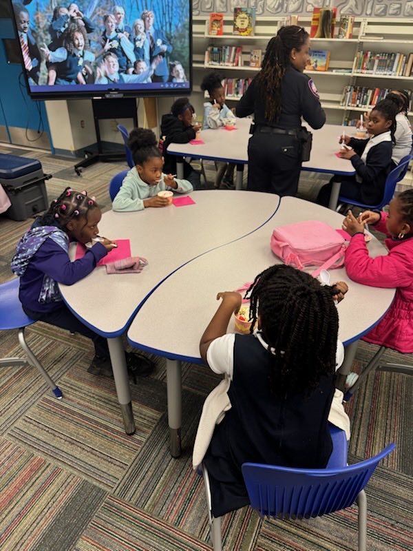 CastleHillElem's tweet photo. Ice Cream with a cop at Castle Hill Elementary! 🍦🚓 Students enjoyed sweet treats and smiles while connecting with our amazing officers from the Lauderhill Police Department @LPDPIO . Building positive relationships, one scoop at a time! @BcpsSto @BCPS_DeputySupt https://t.co/wJVHpGOqIx