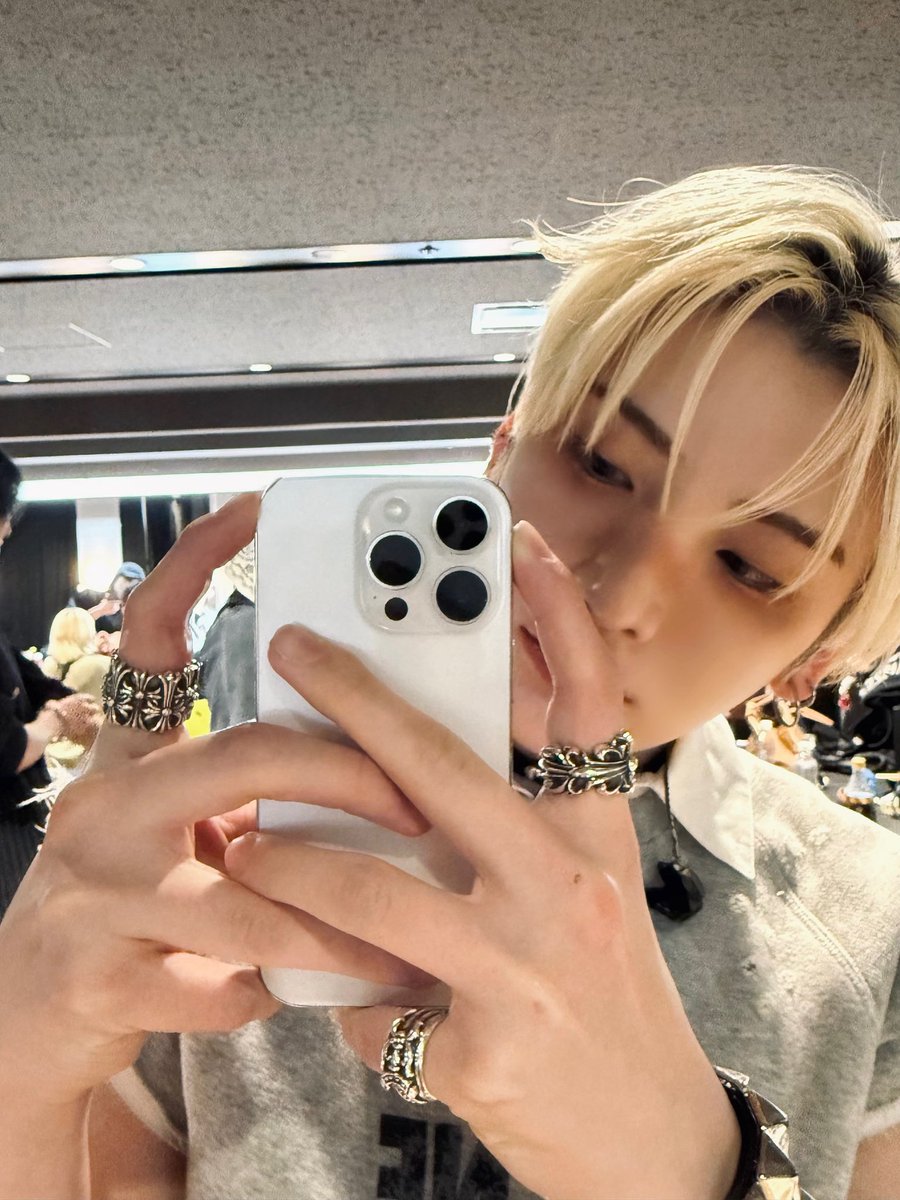 260226] #YUMA 🌟 weverse post 🐱: “🎸🤟” #andTEAM #andTEAM_YUMA