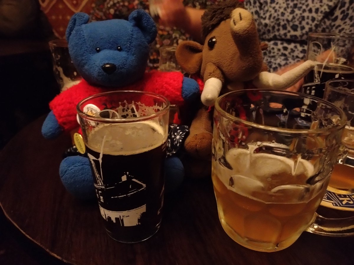 RedditchMammoth's tweet photo. Night out with Brum Beer Babs this evening. We have a new local pub called Cloak and Dagger, and not only is it in an old favourite pub, one of the staff used to work @POVaults! Also went to @atticbrewco for more beer and pizza! #SmallBearsNeedBeer https://t.co/rZeYIyByUt