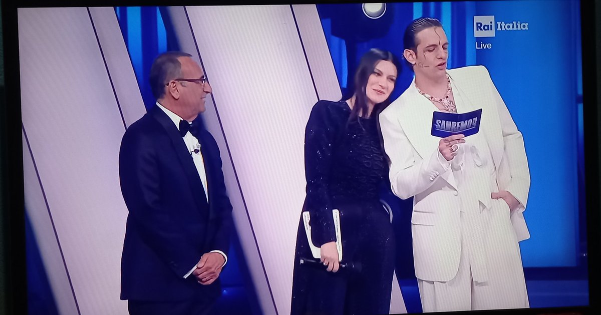 RafaelaHC's tweet photo. Una Notte de Pace. #Sanremo2026 https://t.co/NG2cRkbkFs
