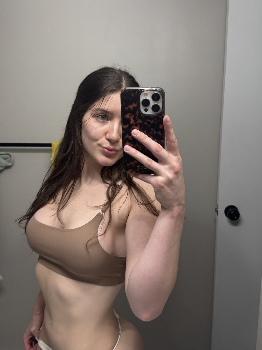 ameliaebfit's tweet photo. ⏳ https://t.co/gJek2tjsV2
