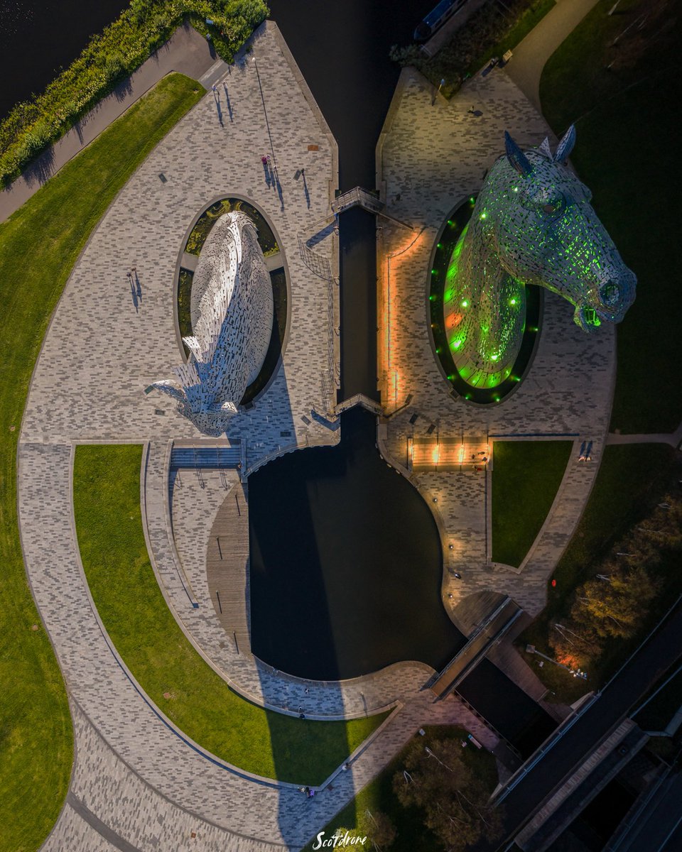 scotdrone's tweet image. The Kelpies in Falkirk from above by day and by night! 🐴☀️🐴🌛
2 pics taken from identical angles aligned and blended! #falkirk #scotland #kelpies
