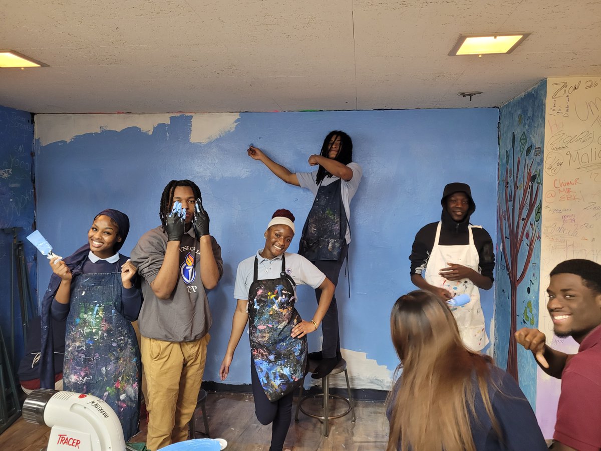 🎨✨ The #SASCS 2026 Senior Wall is coming to life! Our graduating class is hard at work on this year’s mural, and it’s already looking amazing.

We can’t wait to share the final masterpiece—stay tuned! 

<a href="/CharterEmpire/">Empire Charter Consultants</a>