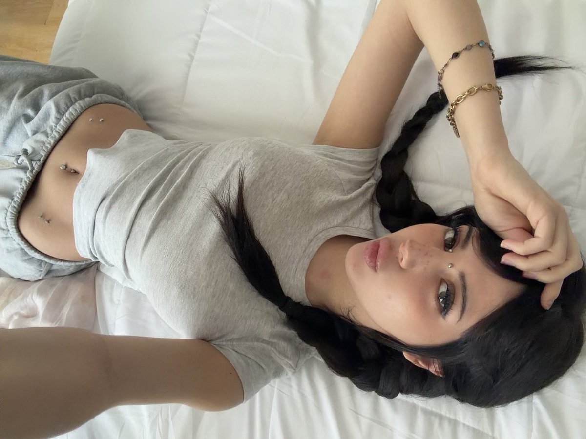 isabella tweet media