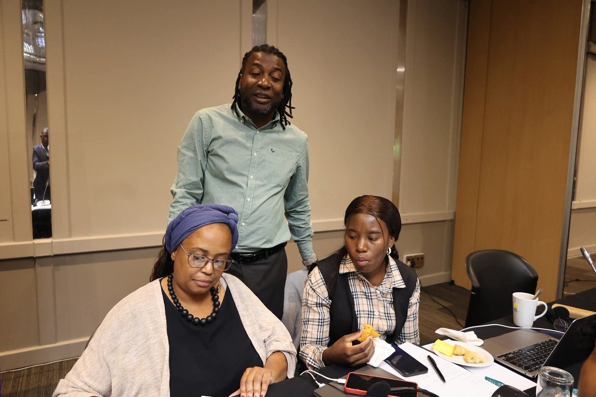 SAYoF_Official's tweet image. Consultative Meeting
engaging with informal cross-border traders on the #COMESA, #EAC, and #SADC Tripartite Simplified Trade Regime (STR) Framework. focu on:
🗣Orienting participants about Trade 🗣Information Desks (TIDs) and support services
🗣Discussing monitoring, feedback,