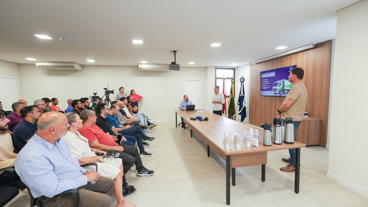 Prefeito e vice apresentam balanço de 2025 com redução de dívidas e avanços em obras e serviços

▶️tubarao.sc.gov.br/prefeito-e-vic…

📷Vinicius Duarte/Decom/PMT