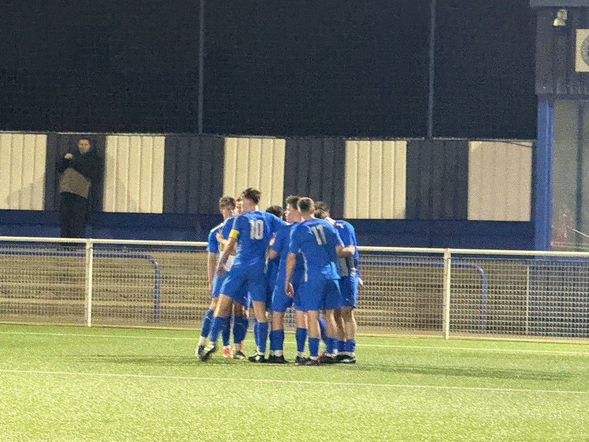 StaveleyMWFC's tweet photo. What a come back
2-0 down
3 r8 cracking goals 
⚽️💙⚪️🤙 5 mins left https://t.co/WmvRXntQXb