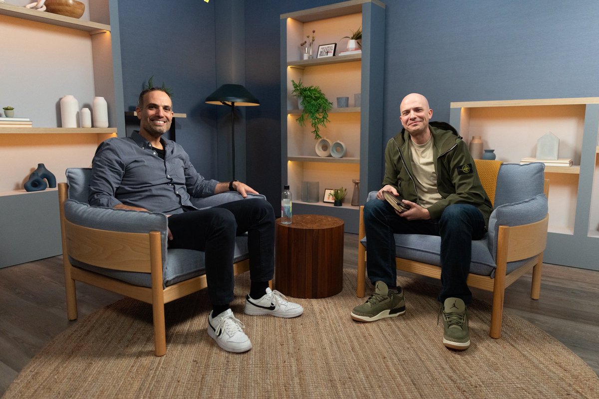 New Divot episode is live with Tomer Cohen, former Chief Product Officer at LinkedIn.

One of the product leaders behind how over 1B professionals connect and work.

We talk growth mindset, building great products, why IQ and EQ are malleable, and the truth most people avoid: