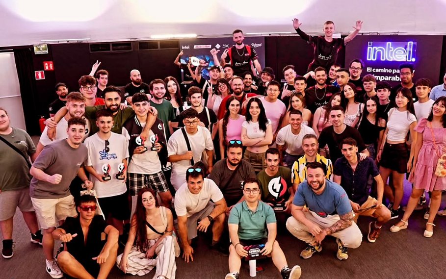 MT Chechuu tweet media