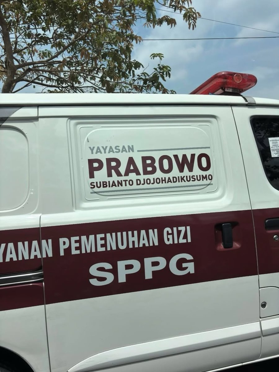 Tebak : punya berapa dapur ?

Paham ya kenapa mereka tidak mau Program ini distop walau tiap hari ada aja kasus keracunan dan kasus makanan basi !

-----
Ria SW Plat D Masak Bantu Tidur