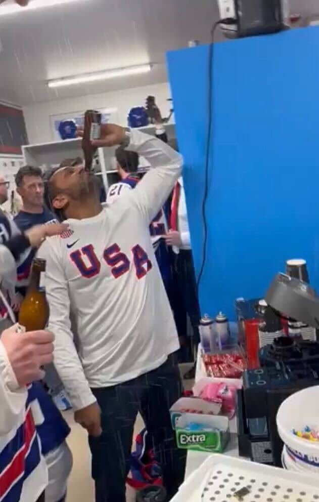 Dudes with 1 share of Nvidia celebrating earnings