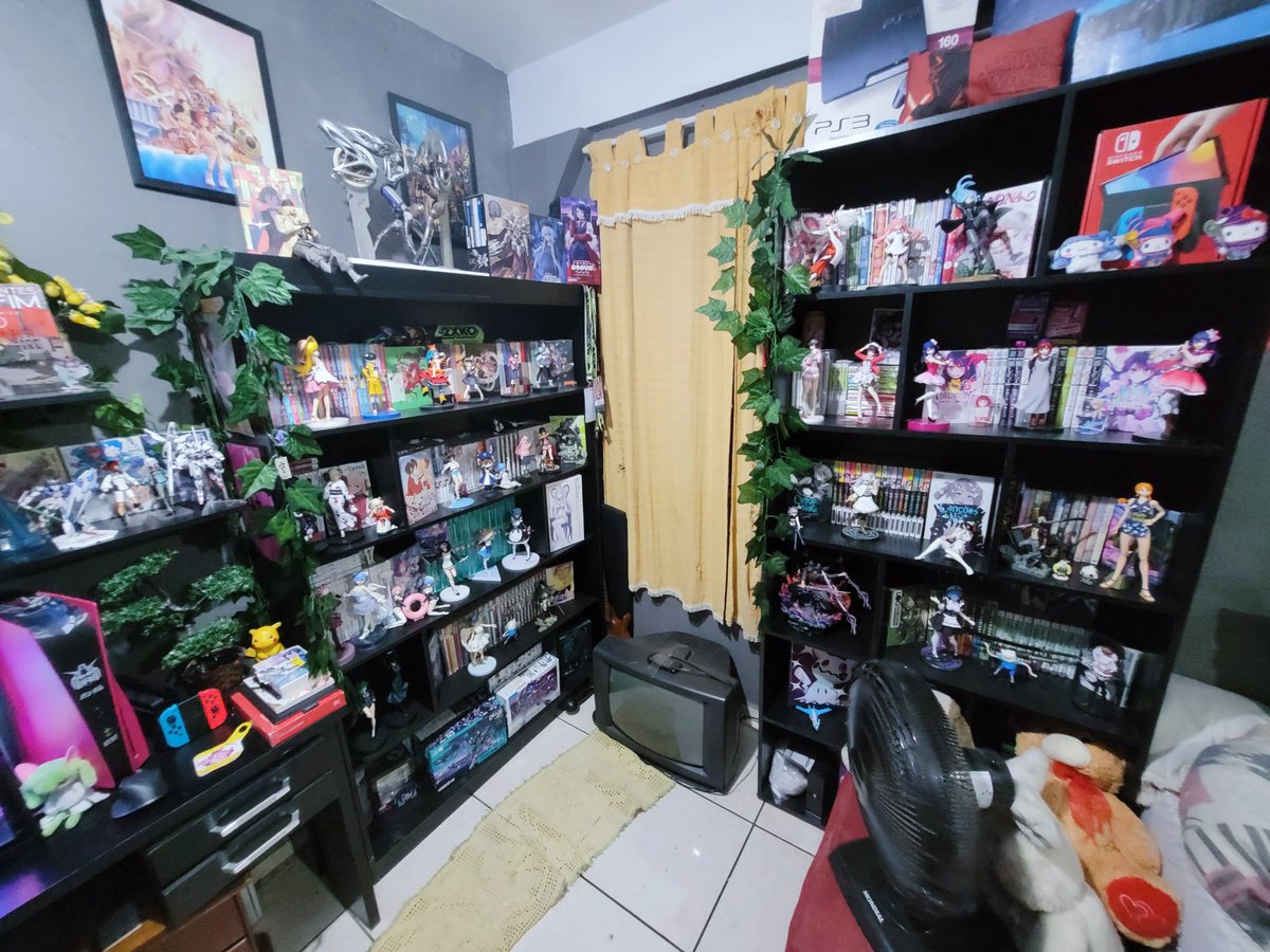 ValentineNoXIV's tweet photo. @myspacemary Boa parte das figures que tenho na coleção, eu peguei quando viajei pro Japão. 

Ridículo o quanto é barato elas lá.

Eu importo bastante tbm, ainda mais depois que conheci a AmiAmi que vende usadas, mas triste que acaba saindo um pouco caro ainda, até mesmo as de prize. https://t.co/3MZMmDpuGd
