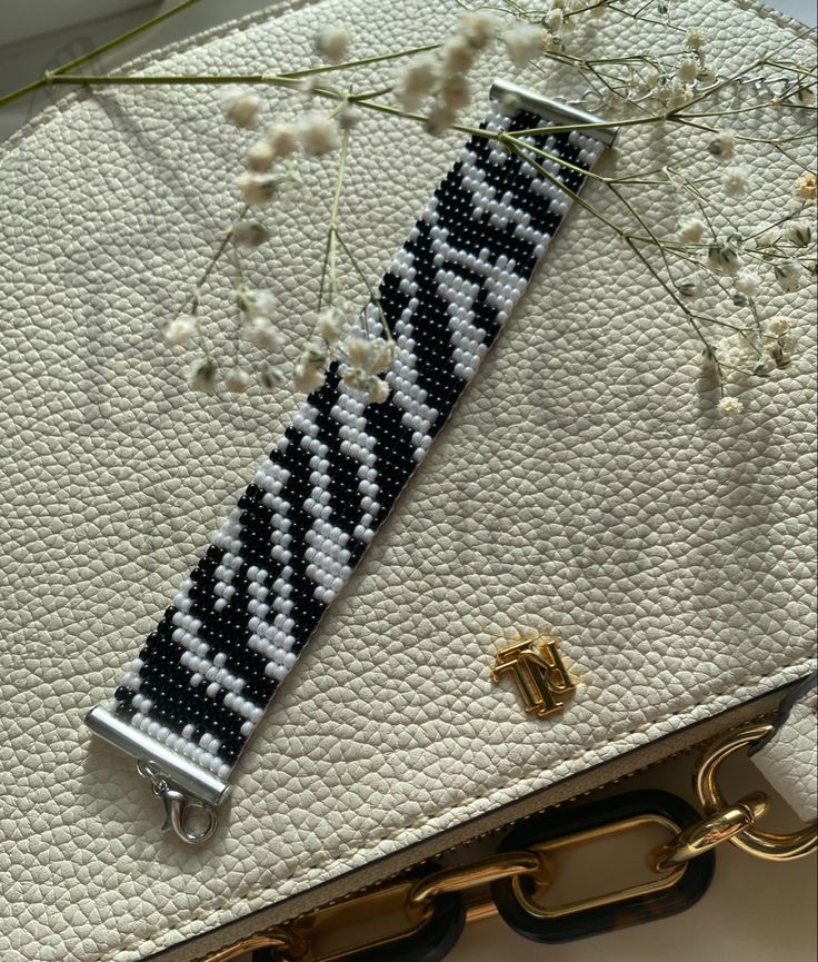 enhleofimbarts's tweet photo. If you are going to a traditional wedding or event, I'd like to kindly ask you to choose my accessories. 

R550 per set WhatsApp me at 069 781 3679 

#UthandoNesithembu #Budget2026 https://t.co/DNCI1NKXVJ