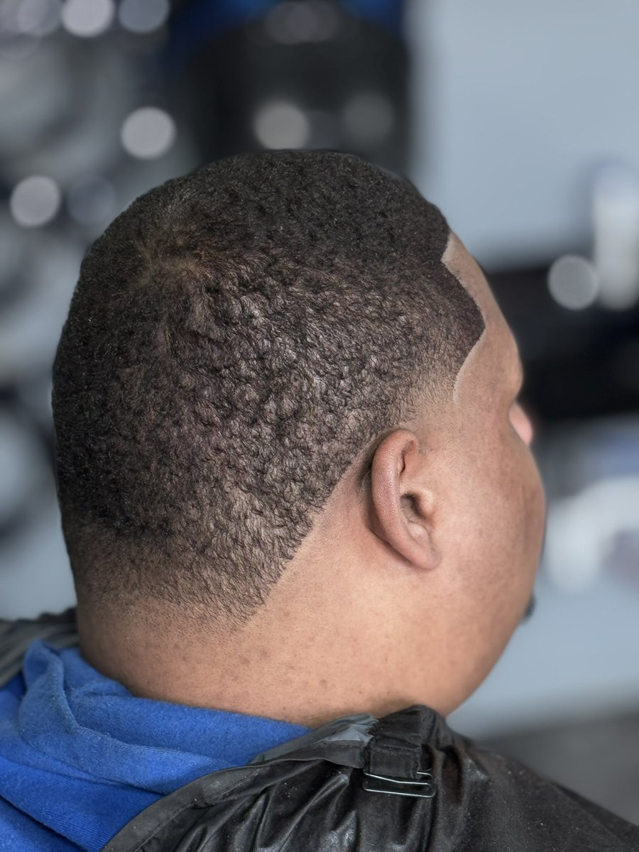 jayslicing's tweet photo. same work different client 😤🫰🏼
-
-
-
-
#barbershop #mississippi #barbertwitter #Xexplore https://t.co/jX3YXlc6zl