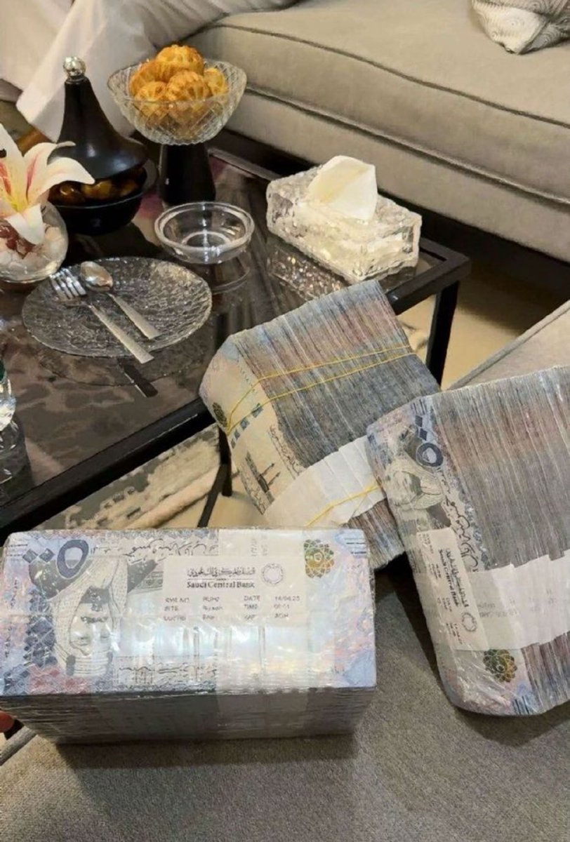 لقد تم اختيارك من ضمن الفائزين احد الفائزين فائز مبلغ  30,000 ﷼
بدون شروط الشروط فقط 👇
1- رتويت 🔄 
2- رتويت و اكتب (تم)

السحب من الرتويت بعد الفجر وموثق فالكم التوفيق🇸🇦♥️