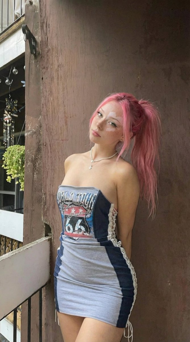 Sally Sparkles tweet media