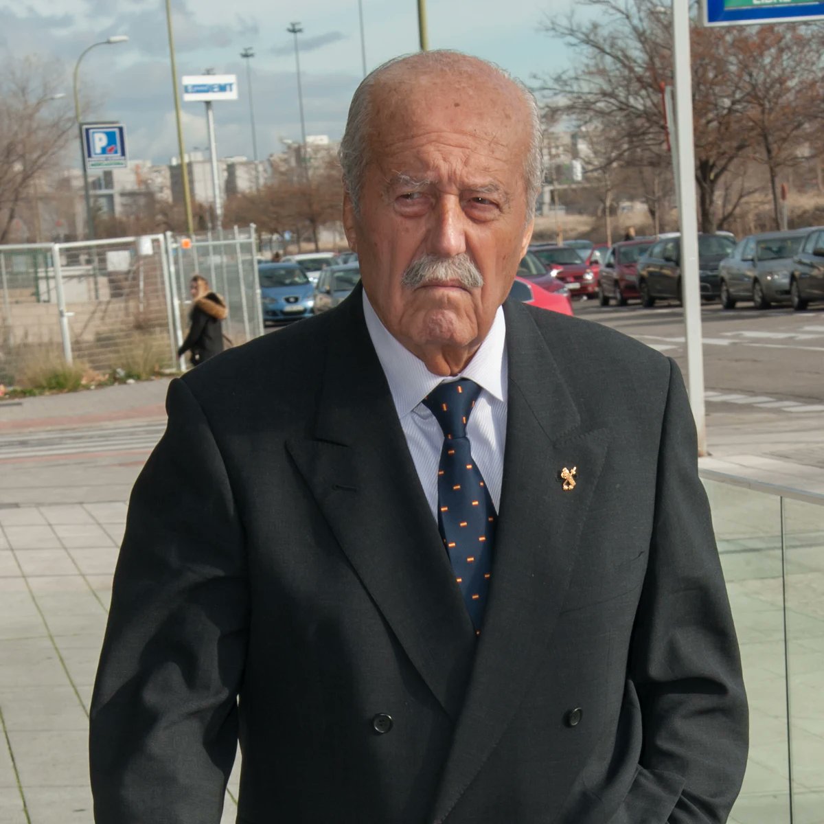 Yo soy la resurrección y la vida; quien cree en Mí, aunque haya muerto, vivirá; y todo el que vive y cree en Mí no morirá eternamente.

Concédele, Señor, el descanso eterno.

Y brille para él la luz eterna.

Descanse en paz Don Antonio Tejero Molina.

Amén.

Buenas noches, hasta