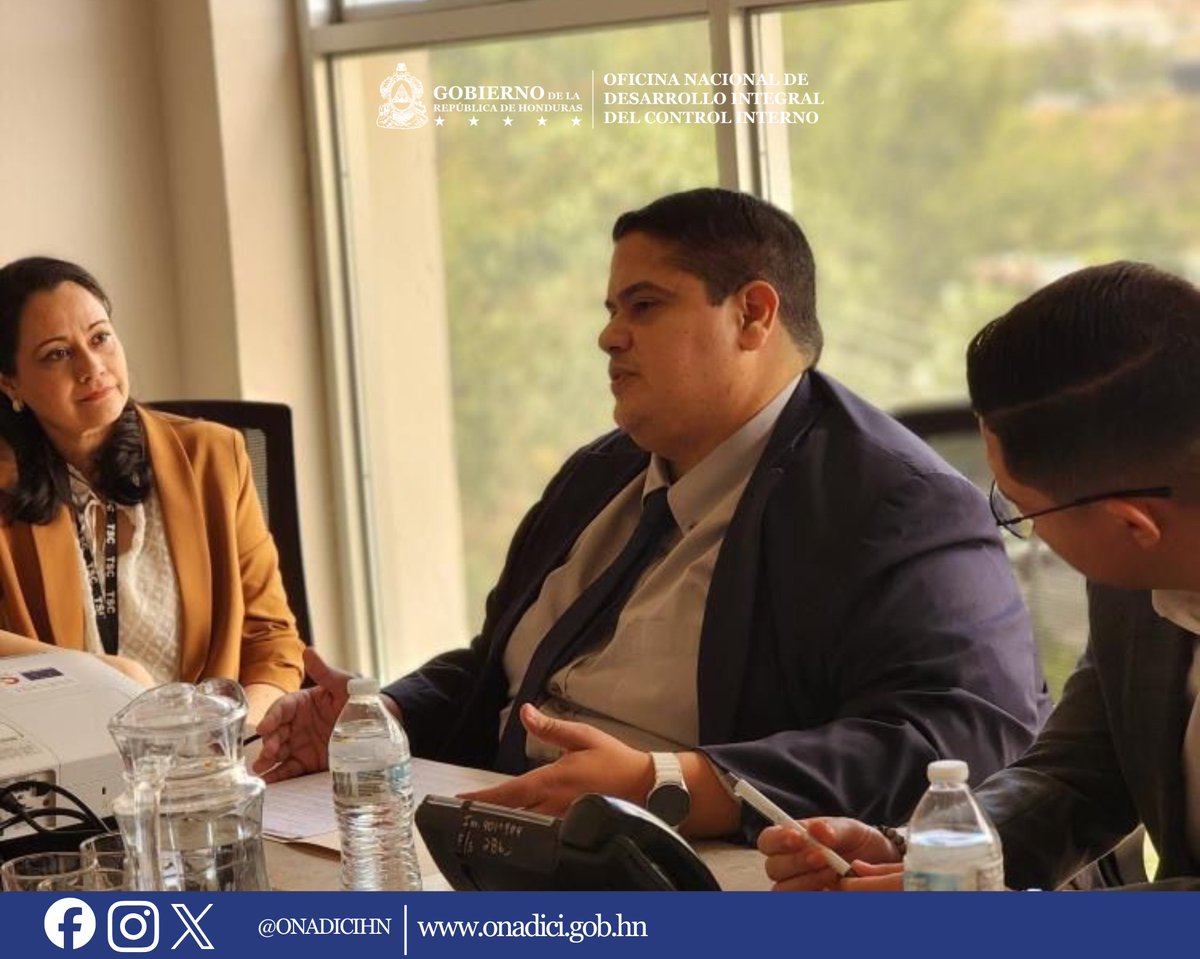 ONADICIHN's tweet photo. Fortaleciendo la Integridad en el Sector Público. 💪
La ONADICI @onadicihn sostuvo una reunión técnica de acercamiento con la Dirección de Probidad y Ética del Tribunal Superior de Cuentas (TSC) , con el propósito de definir líneas de coordinación interinstitucional y acciones https://t.co/XxUjqqrIze