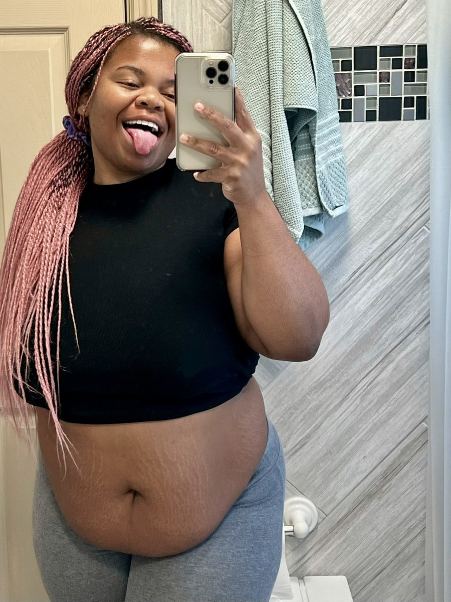 pennybelly11's tweet photo. You can stare at my belly… I don’t mind 😈 https://t.co/OxbvRChNOv