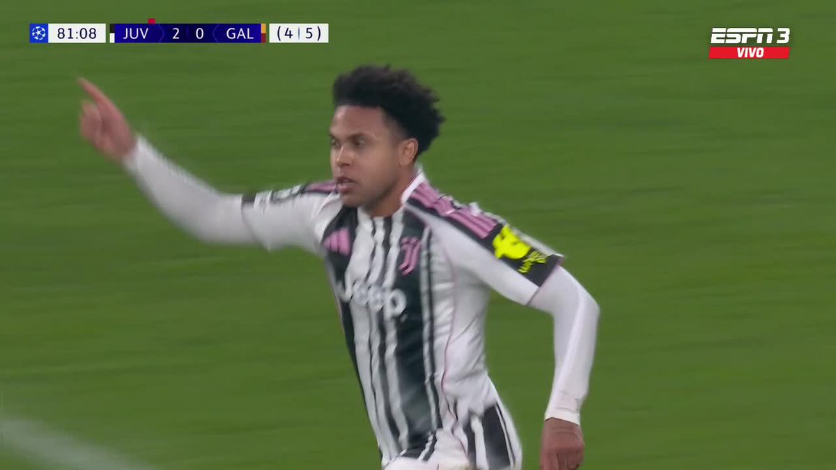 Interfaz de usuario de JugaBet mostrando la sección de juegos de casino en vivo y slots