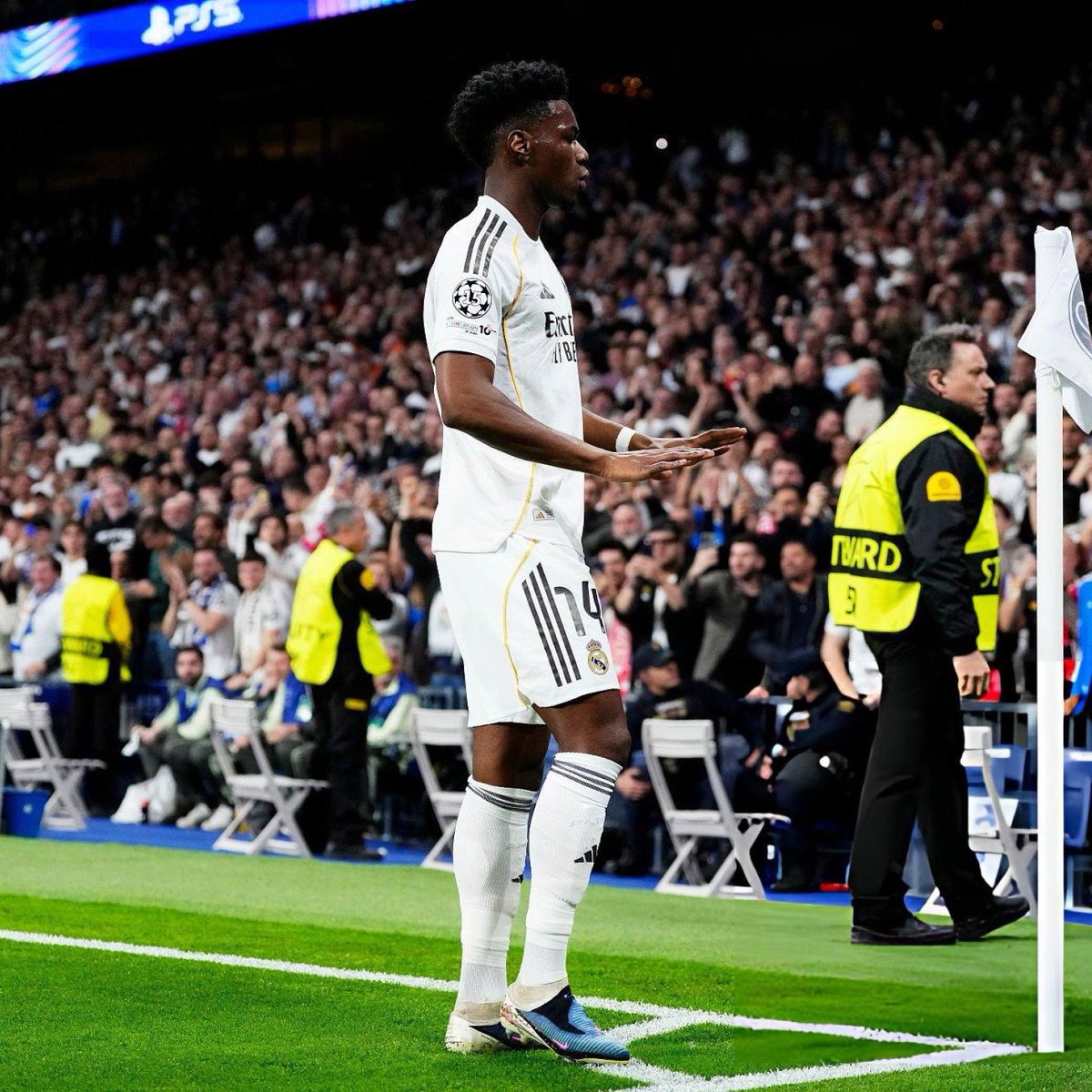 هدوء لسنا من الذين يركلون الى اليورباليغ او يطردون من دور المجموعات .. 

نحن ريال مدريد ☝🏻👑