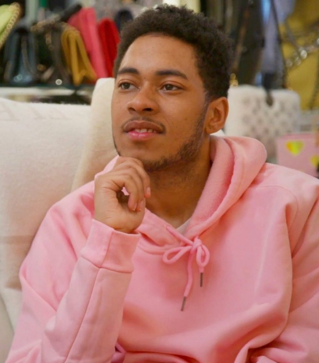 Angeriavm's tweet image. This is so heartbreaking. Praying for his momma Mary 💔 RIP Robert Jr.