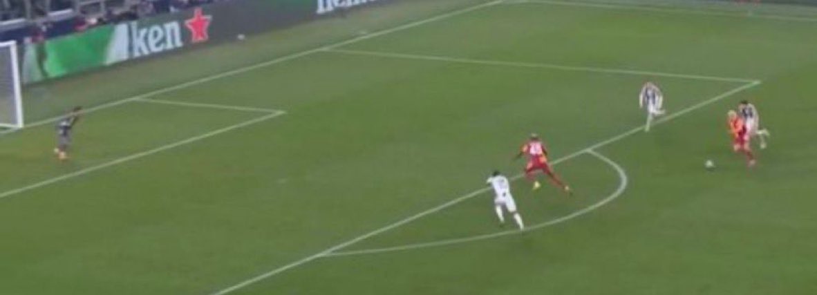 Maçın kırılma anı. Şurda şu pası vermemek için ne düşündün acaba