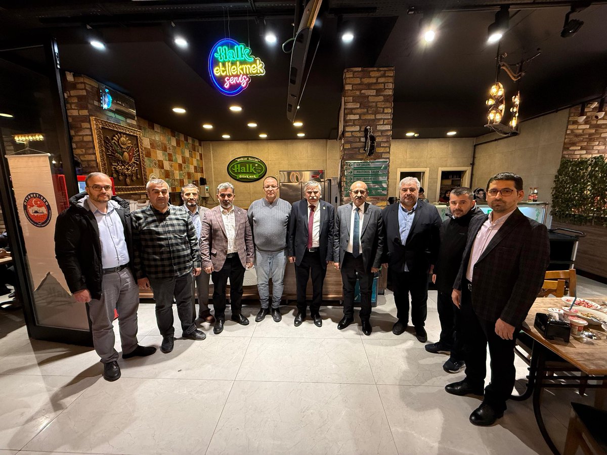 İftar sonrası Diyanet-Sen Konya Şubesi Başkan ve yöneticileri ile diyanet çalışanlarının karşılaştığı güçlükler ve beklentilerine dair değerlendirmelerde bulunduk.