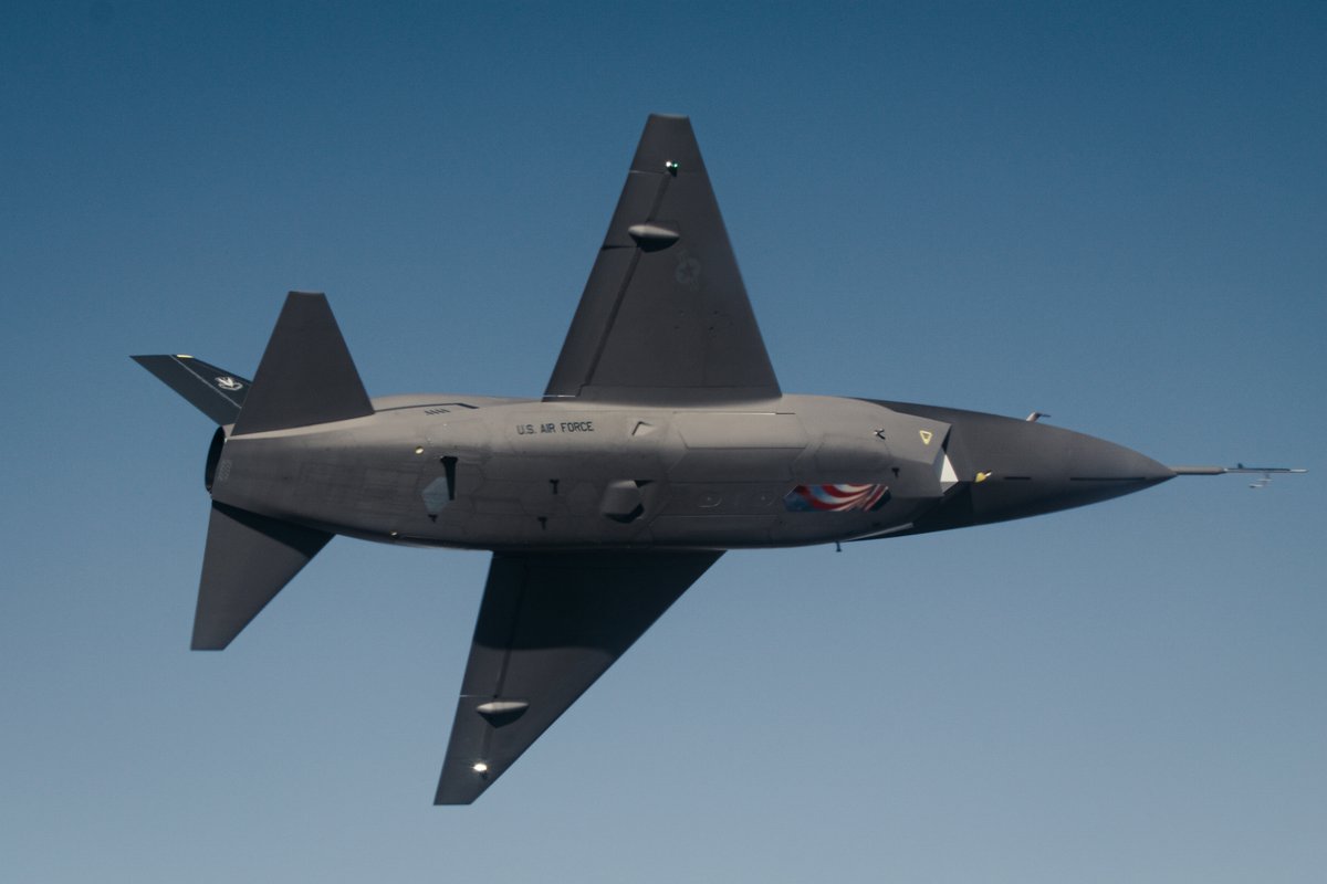 Anduril's Fury has major T-38/F-5 vibes from the underside. Sort of like if an F-16 had too many drinks with an F-5E while on deployment and this thing popped out 9 months later. 

(Anduril photo)