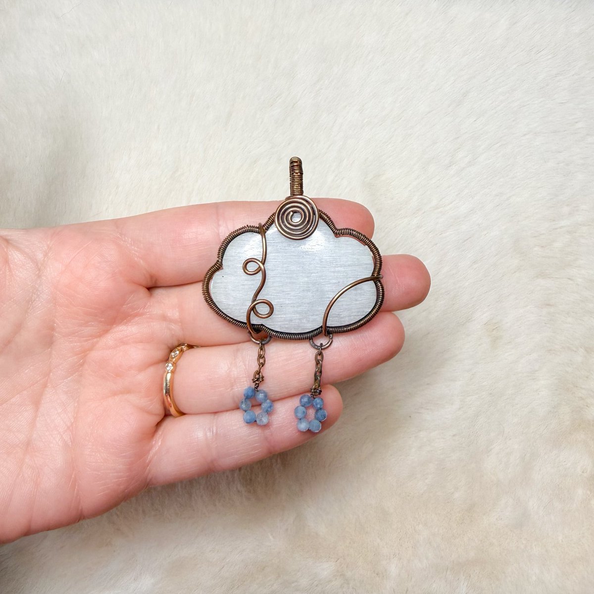 giving away a free cloud pendant 🫡🌦️

all you have to do:
- like my pinned post 

for an extra chance:
-RT or quote the pinned post
-comment under it your fav of the collection