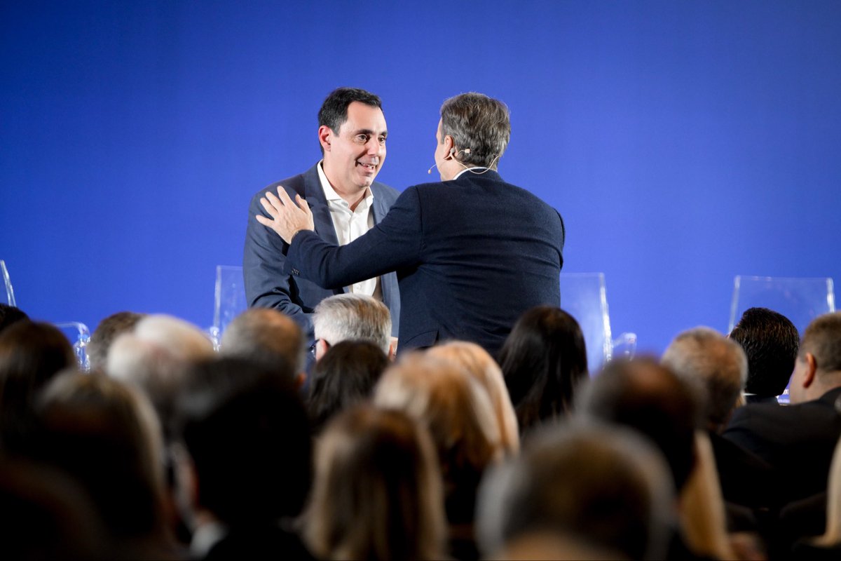 YSmyrlis's tweet photo. Στην Αλεξανδρούπολη, στο ανατολικό σύνορο της Ελλάδας και της Ευρώπης, εδώ που χτυπάει η καρδιά της ακριτικής Ελλάδας, για το δεύτερο προσυνέδριο της Παράταξής μας.

Η ασφάλεια της Πατρίδας και όλων των Ελληνίδων και των Ελλήνων αποτελούν προτεραιότητες της Κυβέρνησής μας και του Προέδρου της @neademokratia και @PrimeministerGR, @kmitsotakis.

Έχουμε κάνει πράξη σημαντικές πολιτικές για το μεταναστευτικό, την προστασία του πολίτη και την πολιτική προστασία, με σεβασμό σε όλους. Κι αυτό συνεχίζουμε με αμείωτη ένταση και αποφασιστικότητα!

#ioannissmyrlis #nd