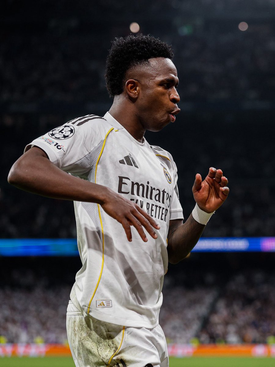 realmilgrauu's tweet photo. Opinião impopular:

Vinicius Jr desde 2021 é o melhor jogador da Champions League, ninguém é mas decisivo que ele nessa competição.

5 anos mandando nela. https://t.co/1VzmEqElMh