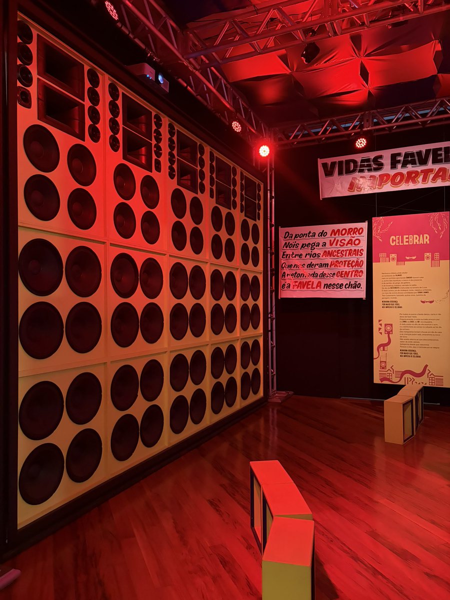 Primary colours along my day in Sao Paolo