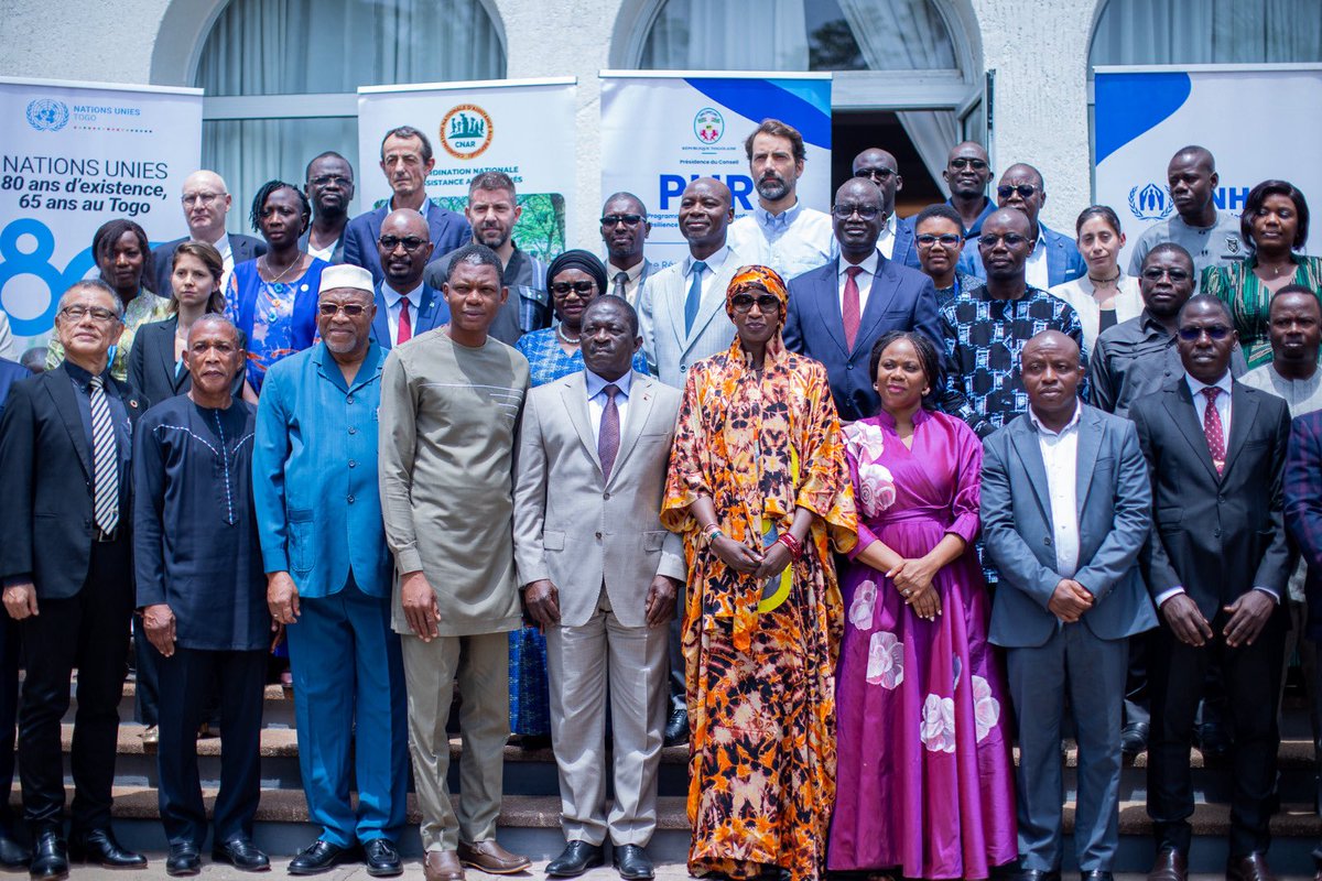 UN_Togo's tweet photo. La Coordonnatrice résidente @CoumbaDSow au nom des PTF, a rejoint pour le lancement le Coordonnateur Général du #PURS, le Représentant du ministre @actionsocialetg, les gouverneurs des régions de Kara et des Savanes qui accueillent des réfugiés fuyant des conflits dans leurs pays https://t.co/UGaLmFaZHg