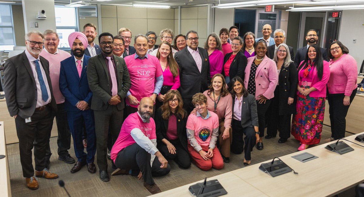 CourtEllingson's tweet image. Today is #PinkShirtDay. 

It's a day that takes a stand against bullying, and instead support #inclusivity &amp;amp; #kindness.

You are not alone.

If you are needing support, call or text 310-1818 for the bullying helpline. 

#abpoli #ableg #yyc