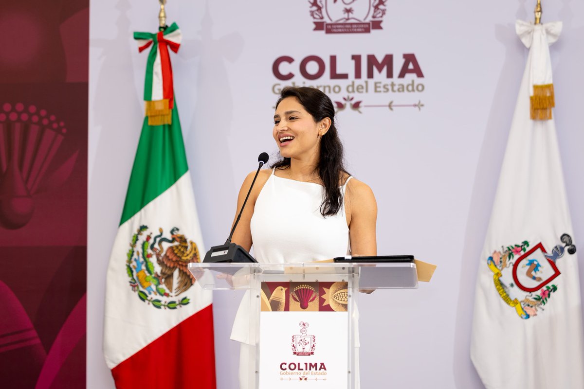 gobiernocolima's tweet photo. Este miércoles, la gobernadora de Colima, Indira Vizcaíno Silva presentó en Diálogos por la Transformación grandes noticias:

Regresa ‘Mi ColiBeca para Empezar’ 📚✨ para beneficiar a más de 14 mil 500 estudiantes de preescolar en todo el estado. En la primera entrega recibirán 1,200 pesos, correspondientes a tres bimestres.

👉🏽 Desde el 9 de marzo se entregarán tarjetas bancarias a quienes estén pendientes o hayan solicitado reposición; la dispersión del recurso será del 12 al 30 de marzo.

La construcción del Centro de Rehabilitación Infantil Teletón Colima representa esperanza para muchas familias 💜; tendrá identidad colimense, estará integrado al parque y se edificará en una superficie de 3 mil 633 metros cuadrados.