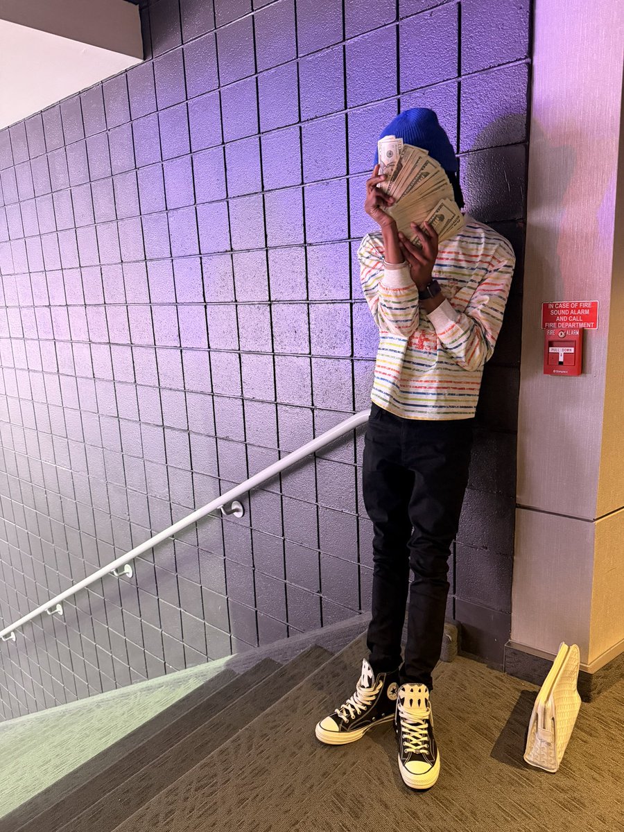 ⛹🏾‍♂️ tweet media