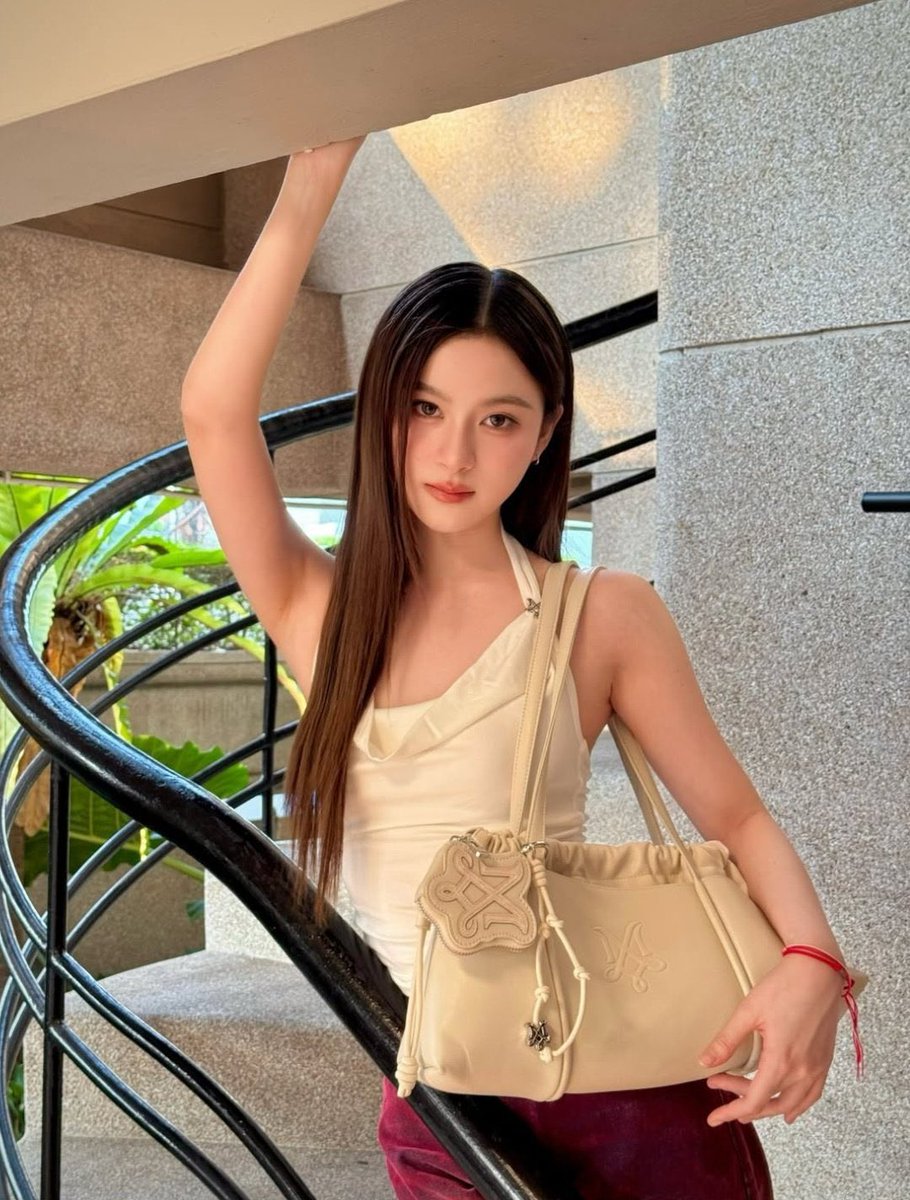 primiilyclub_id's tweet photo. IG: primiily
💛🐣@ merge.official_
#primiily #ลูกหมีของพรีม
#Itbag26 #ItsNormalBag
#MergeItbag26 #Mergefriends https://t.co/1wUWMrw5Jm