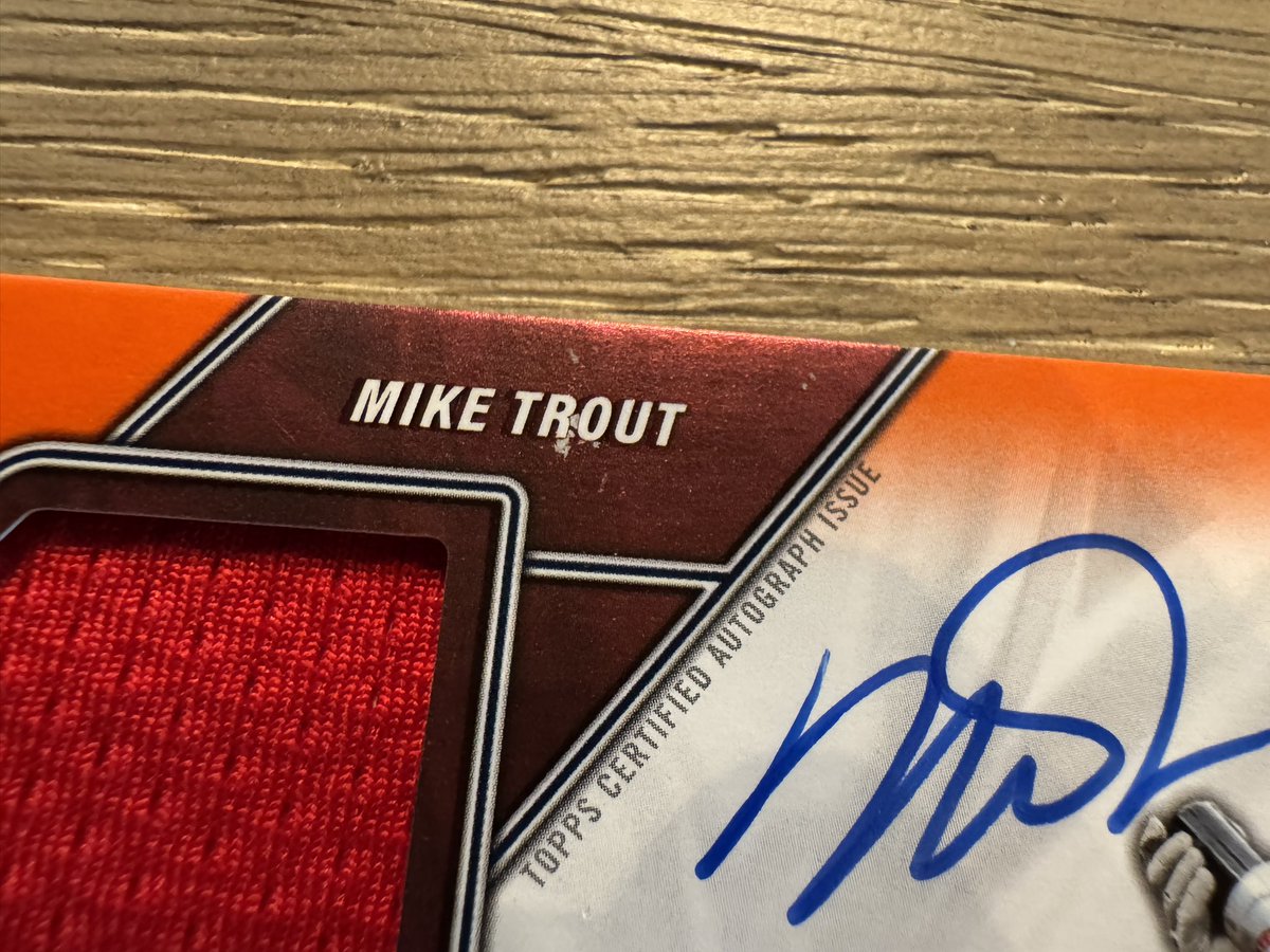 FunnyFitzCards's tweet photo. Pulled a monster from a hobby box of Series 1. Trout’s name it has a nice ding/scratch. Do I risk sending it in for defect? An on card Trout/Jackson auto /25, not sure what they’d replace it with, but curious what everyone else would do. Help! @CardPurchaser https://t.co/BoF8zFysAZ