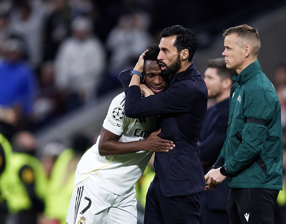 Gols do Vinicius Júnior na temporada pelo Real Madrid:

— Com Arbeloa: 7 em em 10 jogos.
— Com o Xabi Alonso: 6 em 27 jogos.

Confiança.