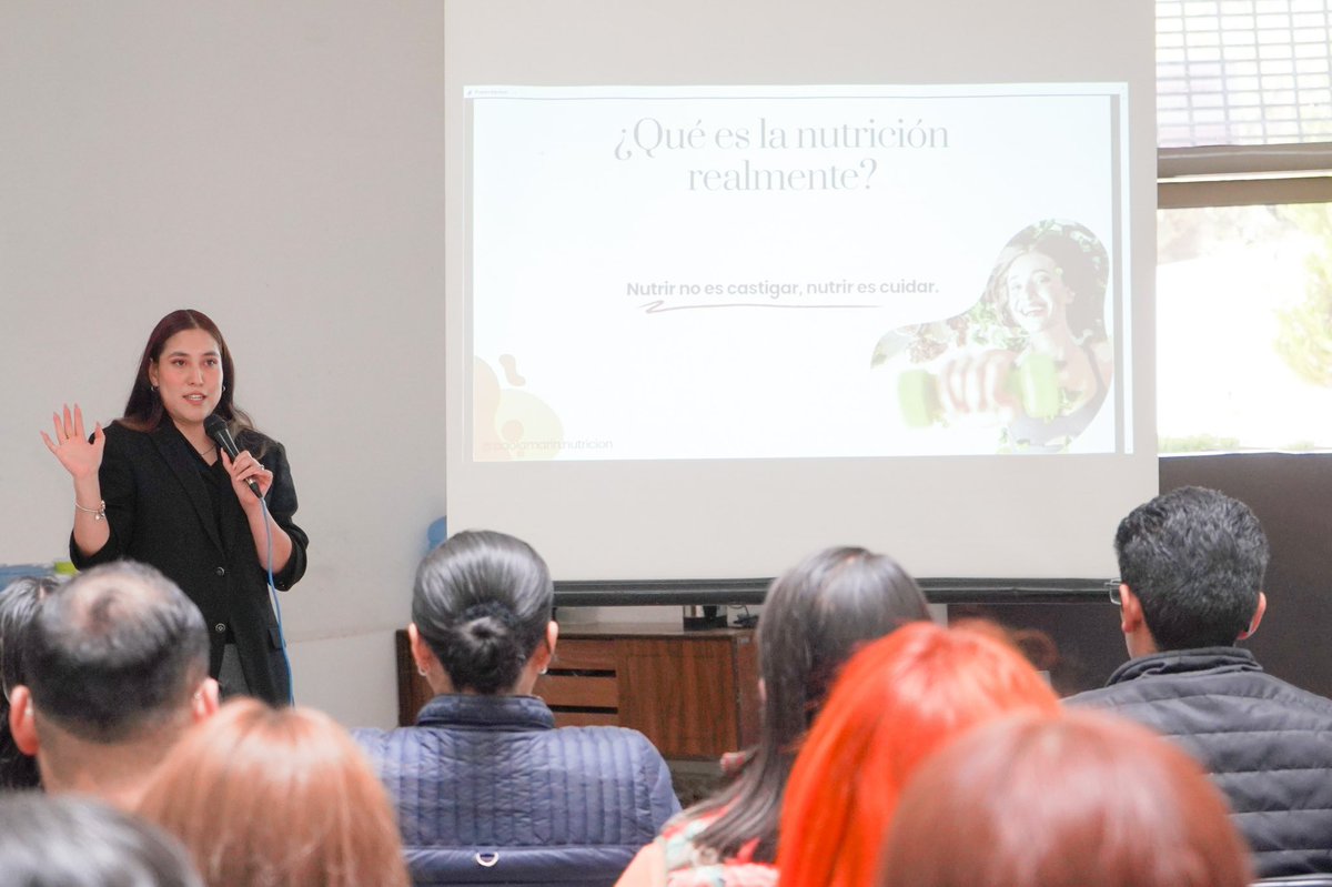 IMEVISedomex's tweet photo. En el marco de las actividades del #DíaNaranja, la #FamiliaIMEVIS a través de la Unidad de Igual de Género y Erradicación de la violencia, recibió a la Maestra Paola Estefania Marin Gonzales con la conferencia, “Nutrición como acto de Amor Propio”. 🧡
#ElPoderDeServir https://t.co/WBINJWv3tJ